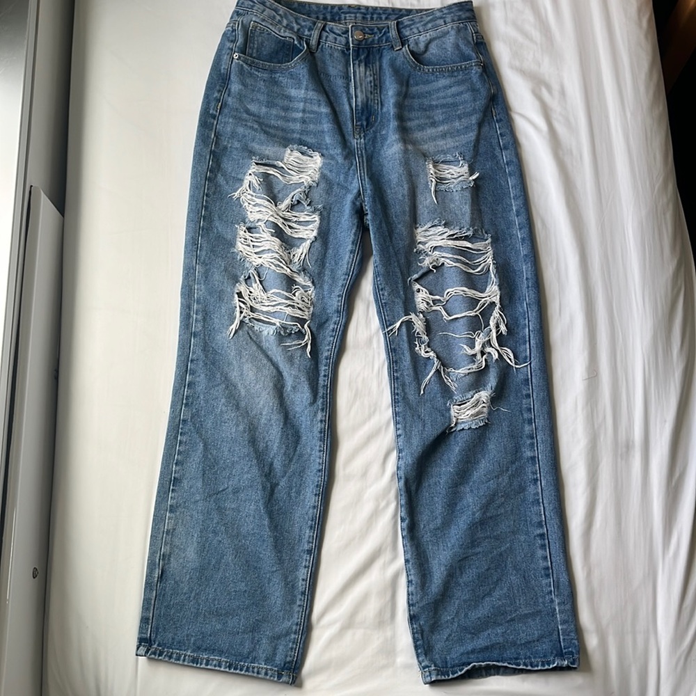Solid Ripped Straight Leg Jeans